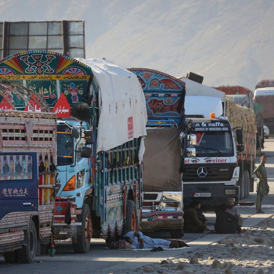 Pakistan partially reopens Torkham border crossing to allow Afghan refugees to leave
